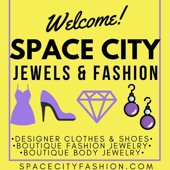 🛍❤️🎁Hi I’m Ari Space City Fashion 🛍❤️🎁 - Picture 2 of 7